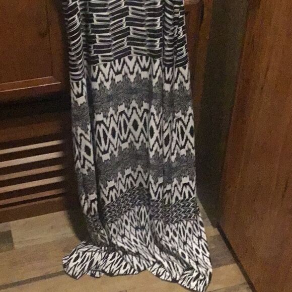 NWOT. Metaphor Brand Women’s Size LP Black and White Sleeveless Sundress - Picture 10 of 11